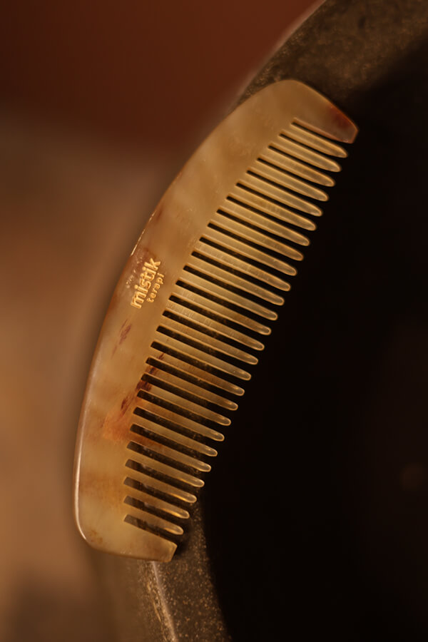 Mystic Therapy Cow Horn Comb – Natural Beauty from Tradition & High Quality